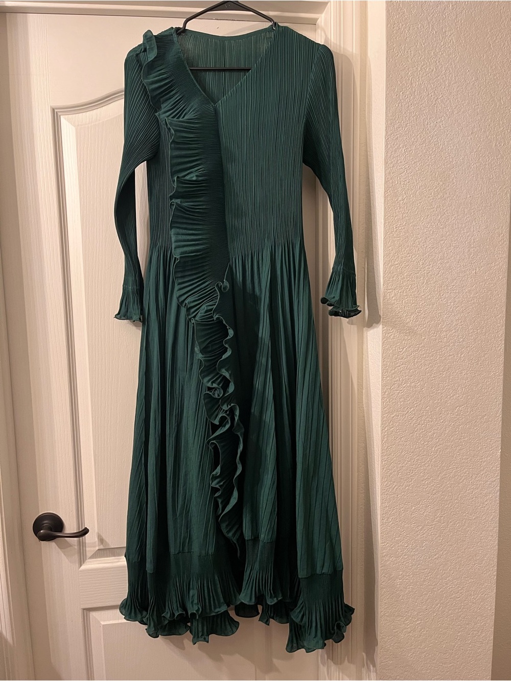 K&K Boutique Women's Emerald Green Ruffle Midi Dress